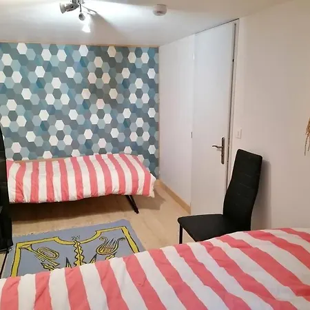 Semesterbostad Maison De Bourg 6 Personnes *